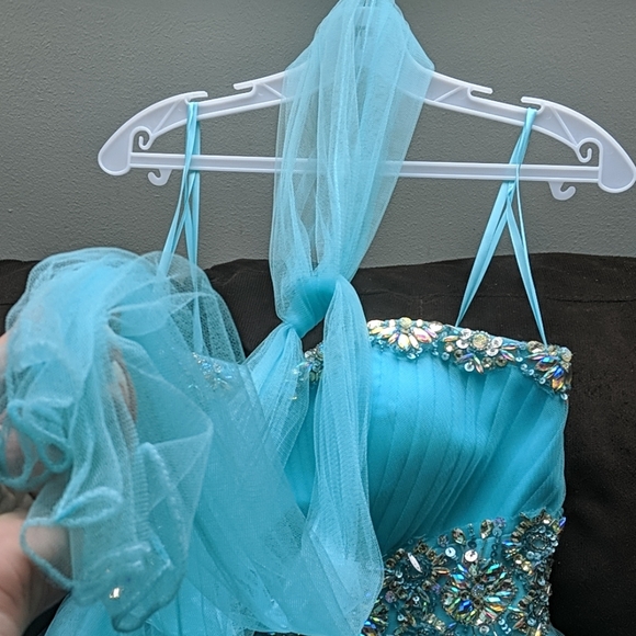 Dress - Picture 2 of 3